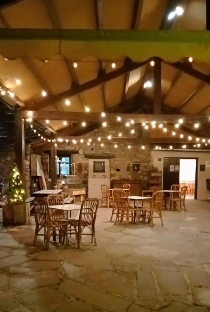 Albergue La Escuela De Liri Bagian luar foto